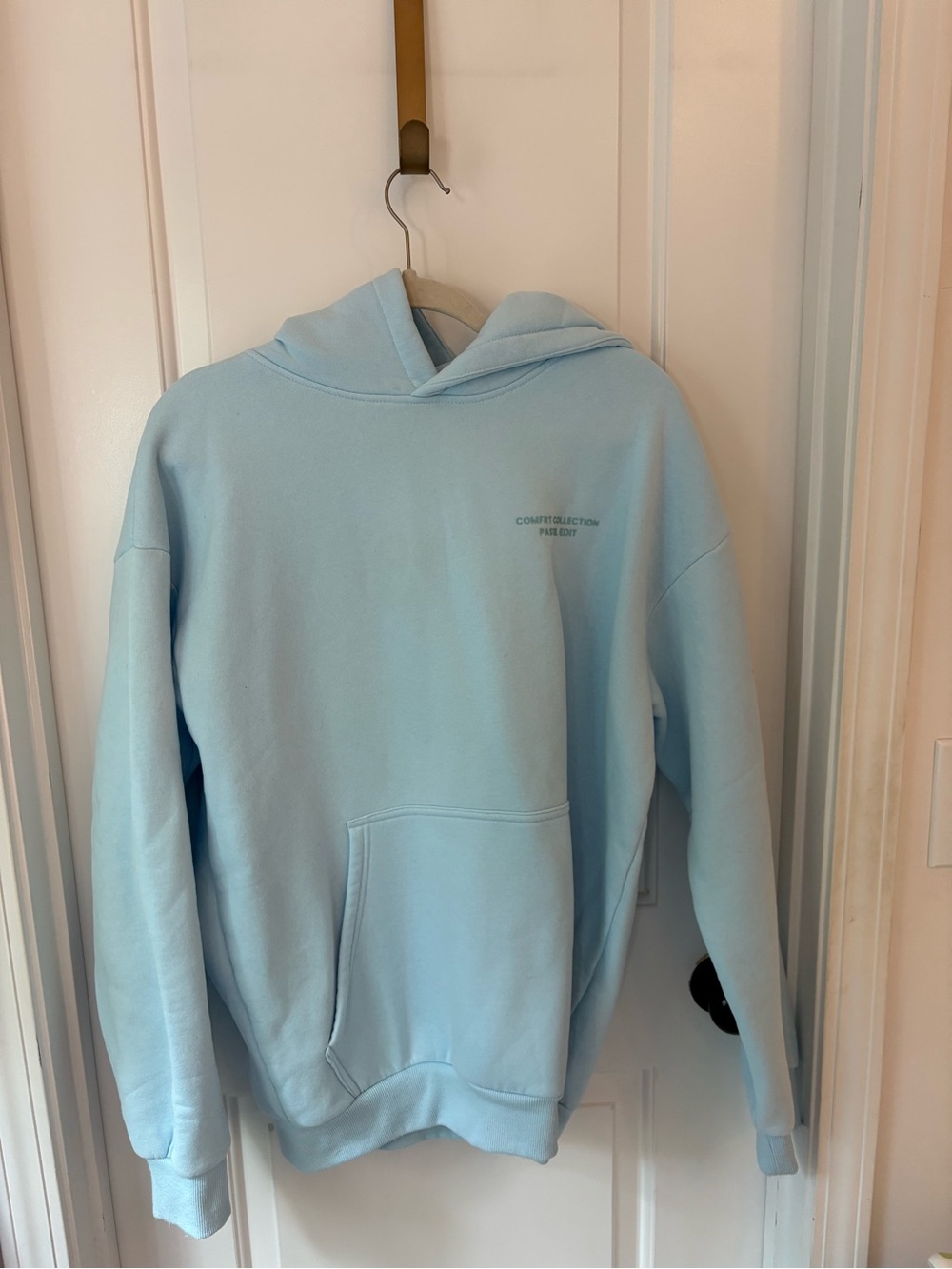 Comfrt pastel blue sweatshirt size medium